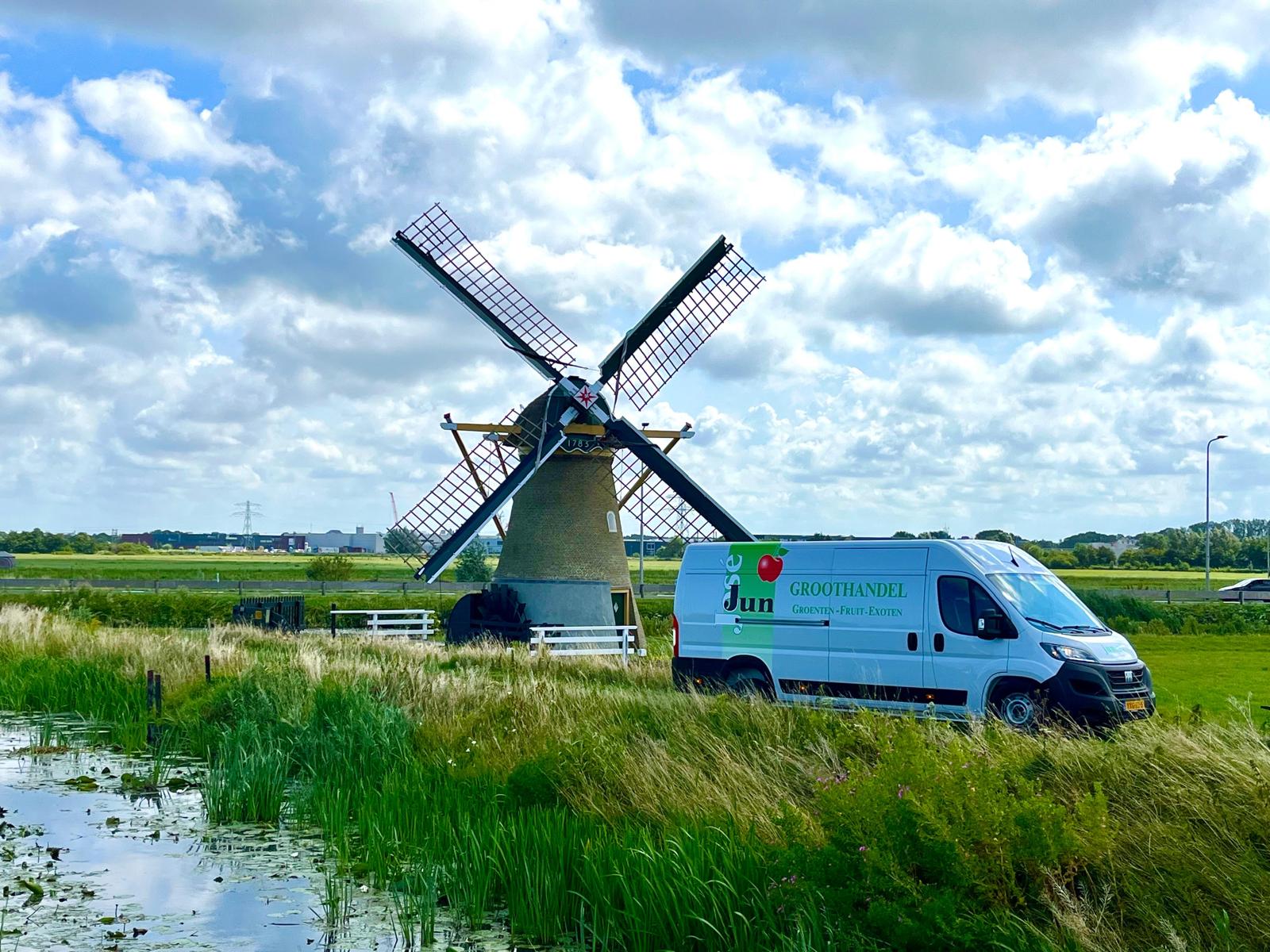 Auto Jun Horeca met Molen